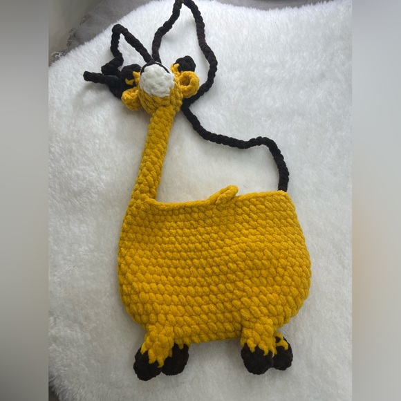 Yellow Giraffe Knit Crossbody Bag - Picture 3 of 6